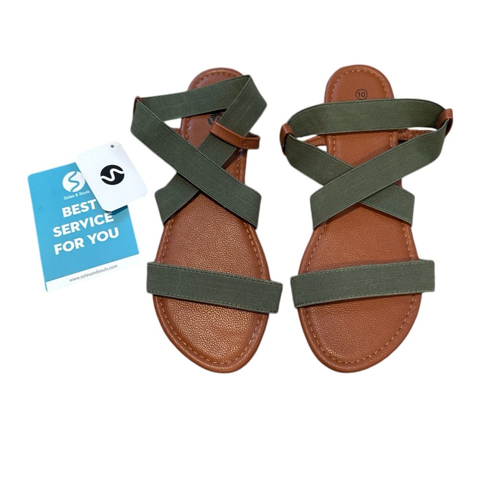 NWT - Soles and souls green sandals - size 10